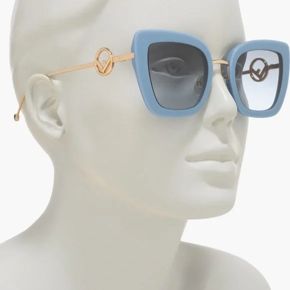 Fendi oversized 51 mm square sunglasses in blue - Picture 1 of 8